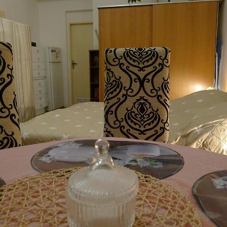 Cozy Modest Room For 2 Or 3 Persons Praag Buitenkant foto