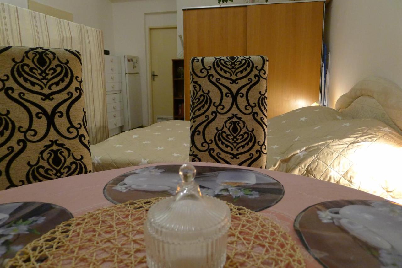 Cozy Modest Room For 2 Or 3 Persons Praag Buitenkant foto